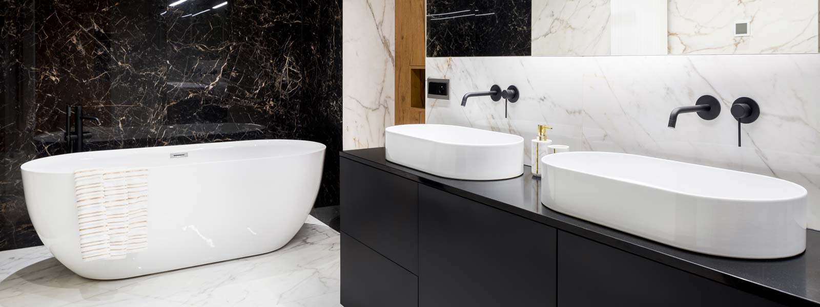 Chic modern bathrooms by Solihull Heating and bathrooms (SHB) Ltd